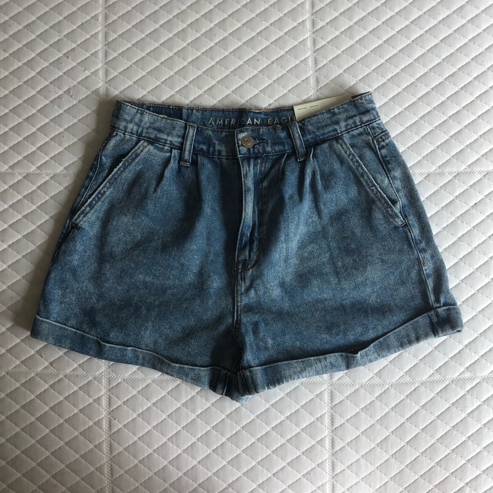 American Eagle Mom Short